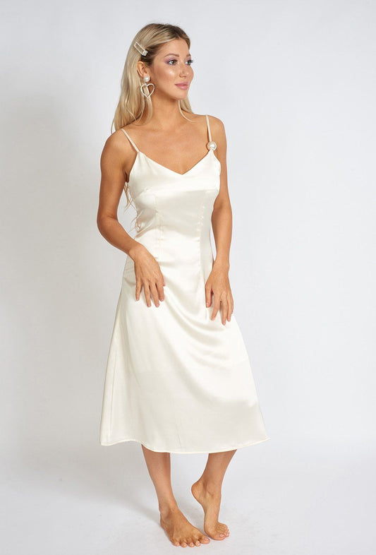 Léonie – Vestido Slip Midi em Cetim com Pérola Única
